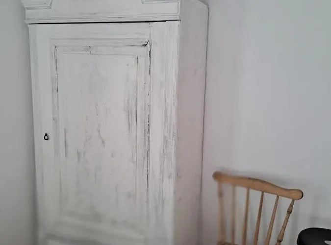 Sunny & Modern 2 Beds Spacious Air-conditioned *