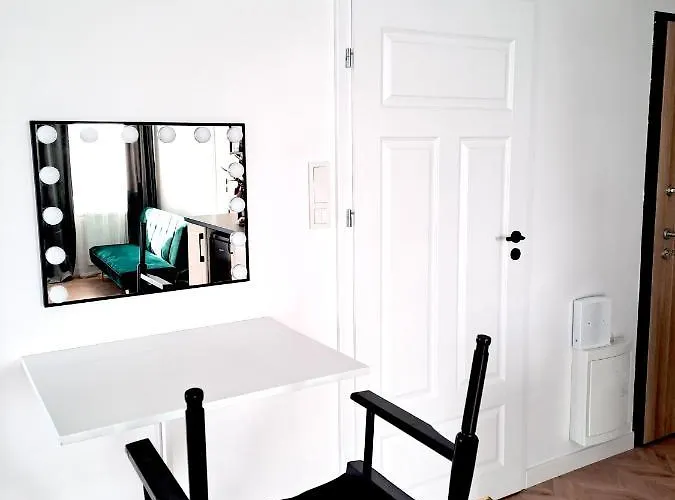 Sunny & Modern 2 Beds Spacious Air-conditioned Varsó