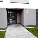 Sunny & Modern 2 Beds Spacious Air-conditioned وارسو
