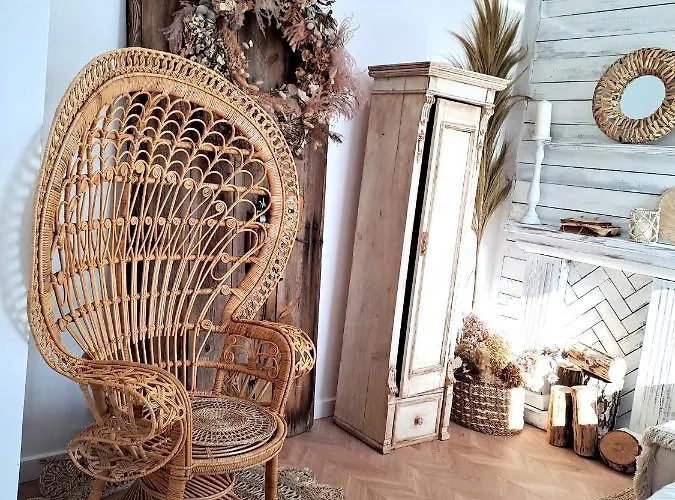 Sunny & Modern 2 Beds Spacious Air-conditioned Apartamento Varsóvia