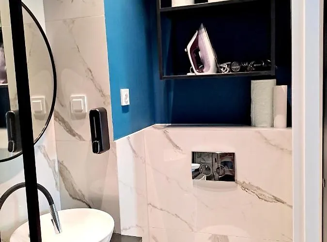 Sunny & Modern 2 Beds Spacious Air-conditioned Apartamento Varsóvia