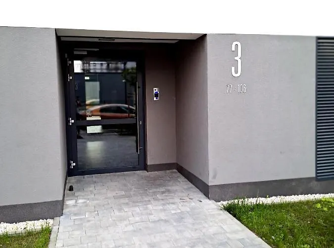 Sunny & Modern 2 Beds Spacious Air-conditioned Warszawa