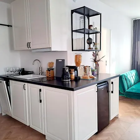 Sunny & Modern 2 Beds Spacious Air-conditioned 아파트 *