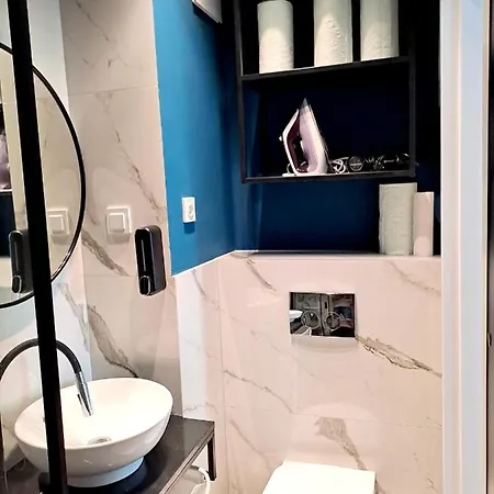 Sunny & Modern 2 Beds Spacious Air-conditioned Апартаменты Варшава