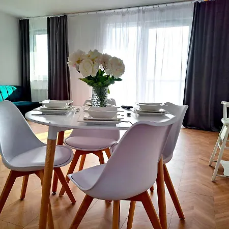 Apartament Sunny & Modern 2 Beds Spacious Air-conditioned